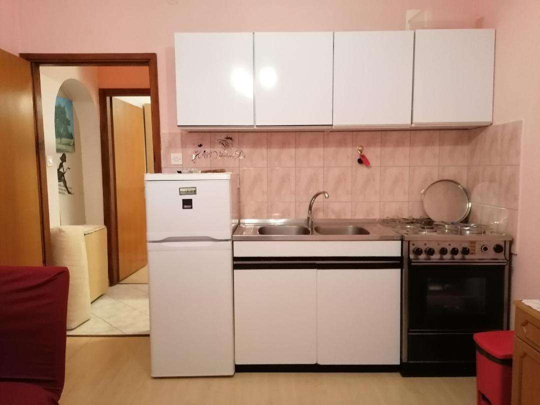 Apartmani Milisa L Primošten Exterior foto
